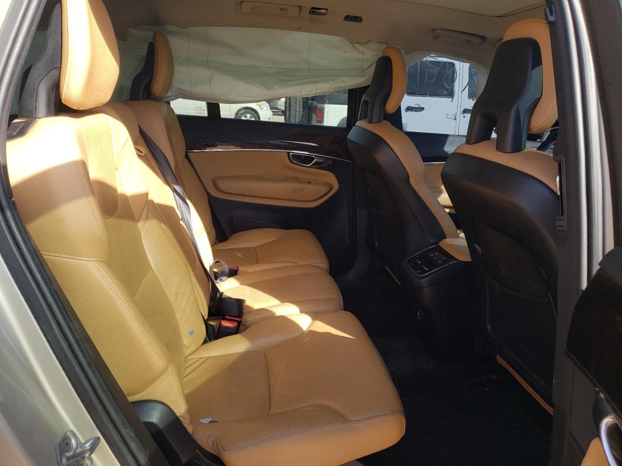 Photo 6 from auction – 2016 VOLVO XC90 T6 with VIN YV4A22PK0G1019957