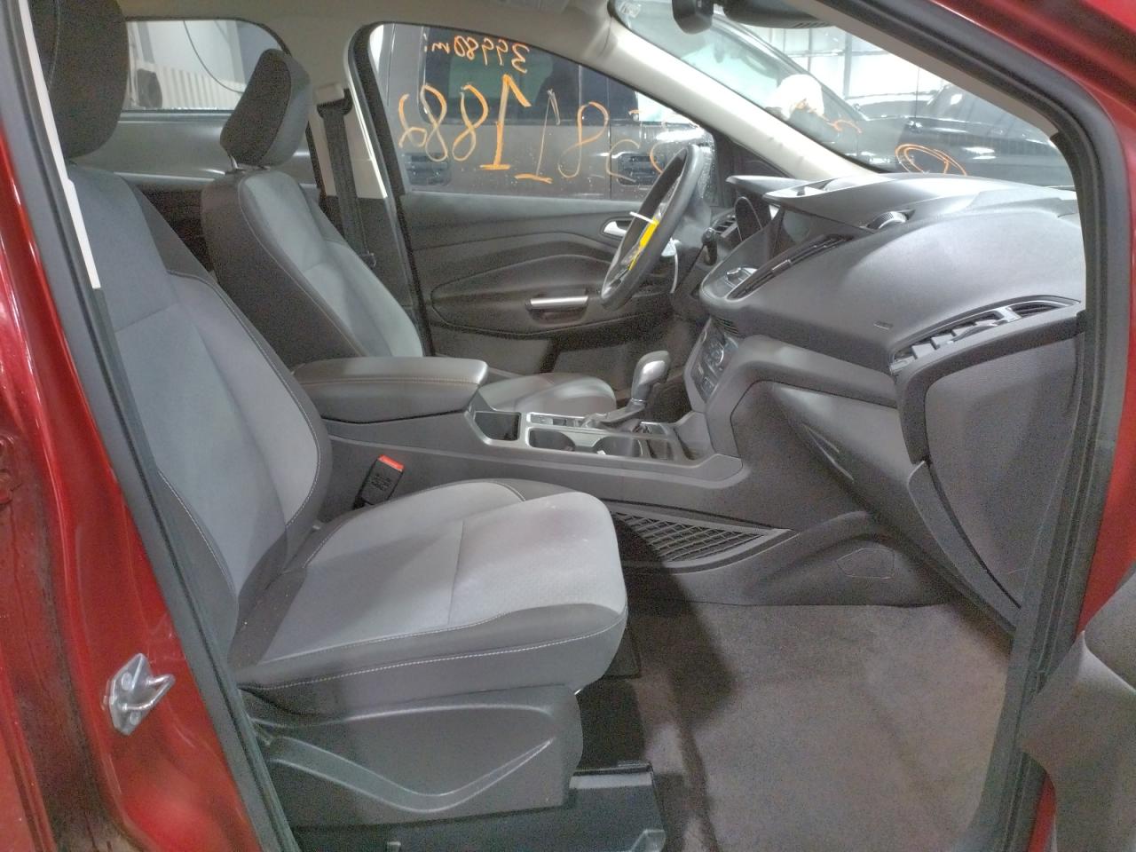 Photo 5 from auction – 2019 FORD ESCAPE SE with VIN 1FMCU9GD7KUA05752