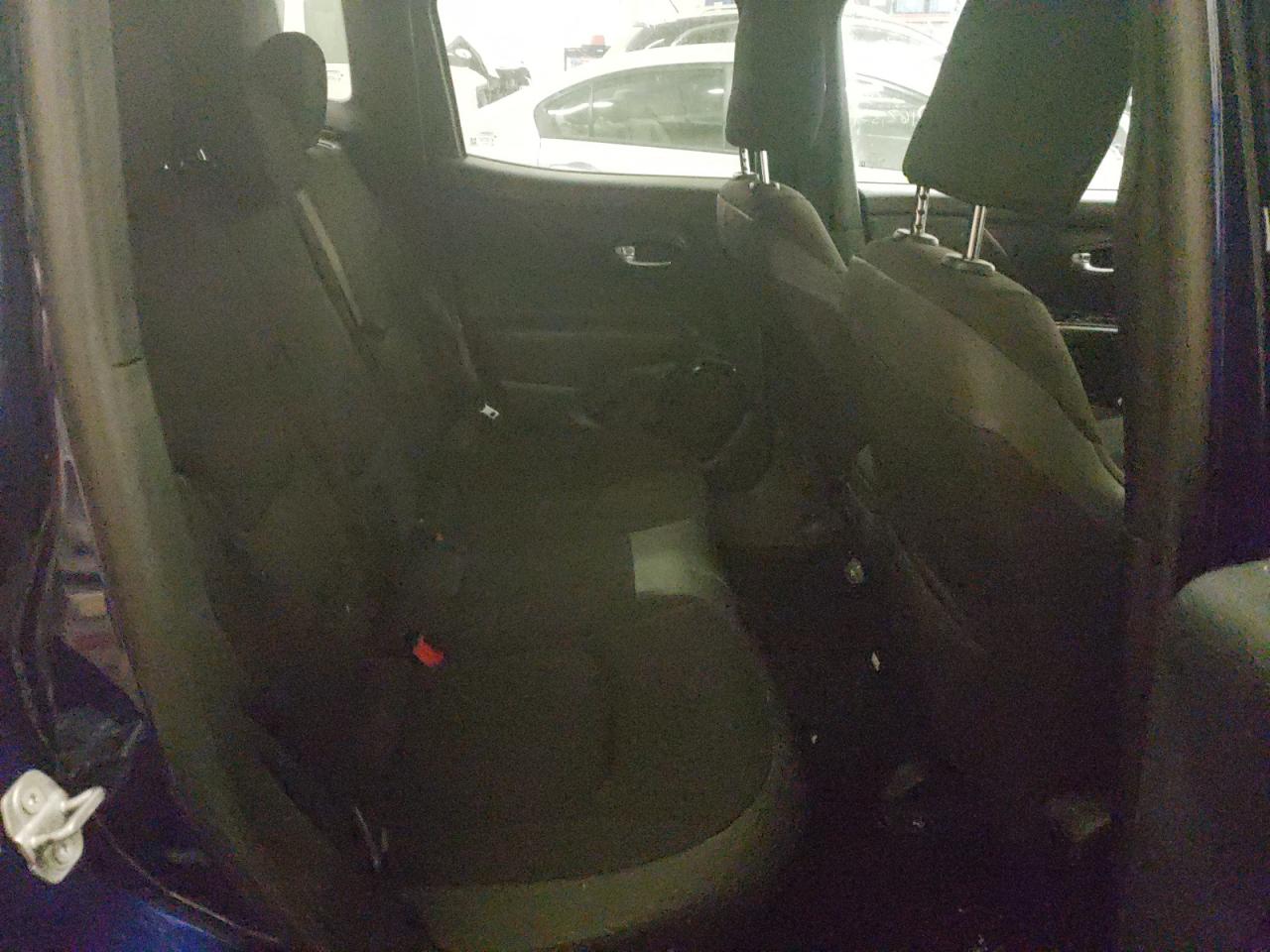 Photo 6 from auction – 2018 JEEP RENEGADE L with VIN ZACCJABB1JPH81427
