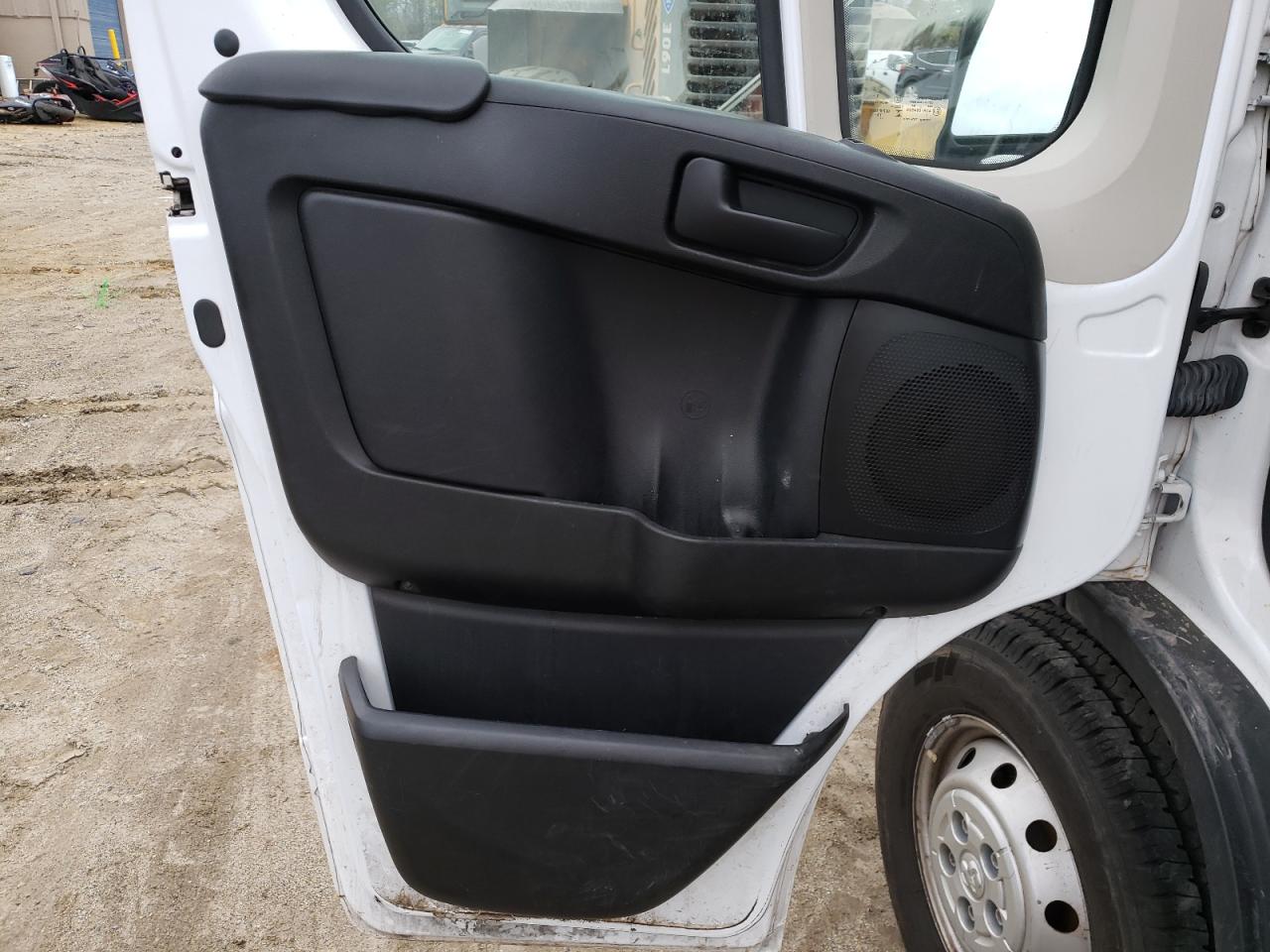 Photo 9 from auction – 2019 RAM PROMASTER with VIN 3C6TRVCG9KE521471