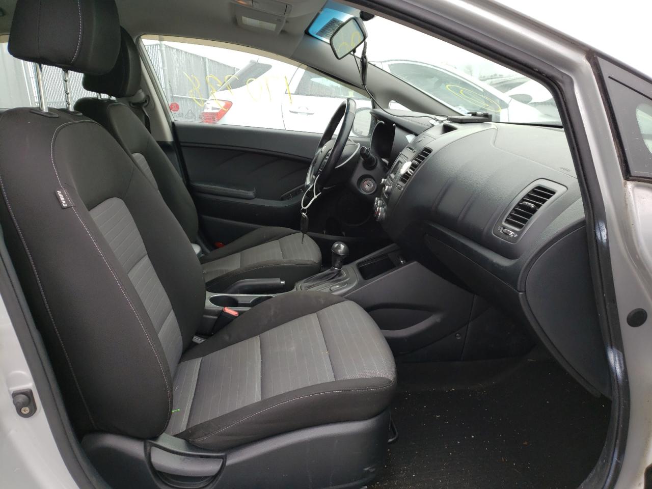 Photo 19 from auction – 2014 KIA FORTE LX with VIN KNAFX4A6XE5130228