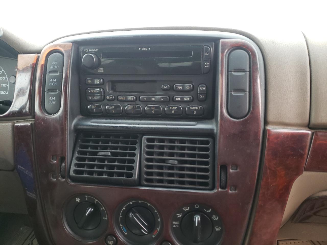 Photo 9 from auction – 2002 FORD EXPLORER X with VIN 1FMDU73W02UB60613