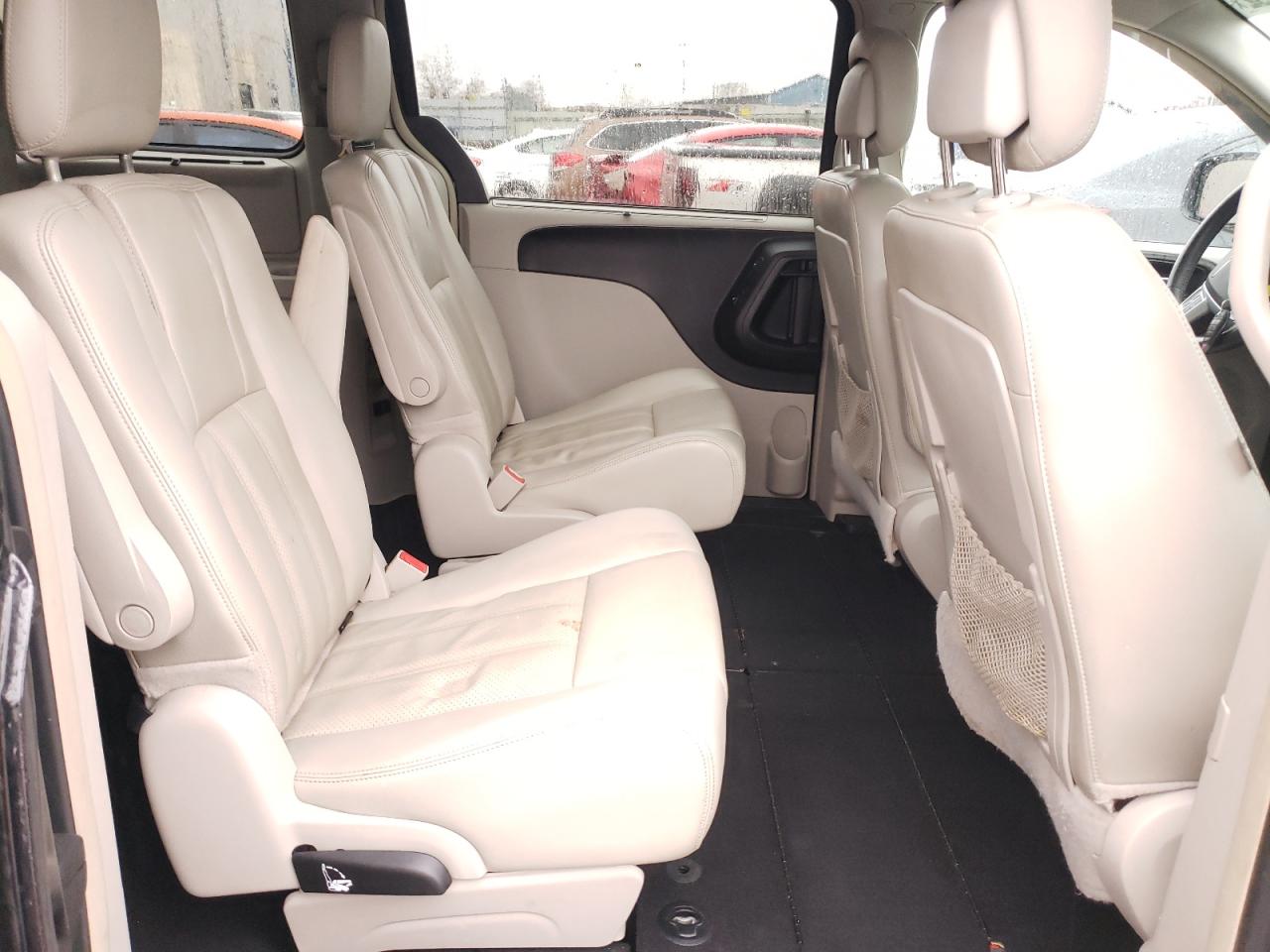 Photo 6 from auction – 2013 CHRYSLER TOWN & COU with VIN 2C4RC1CG3DR566002