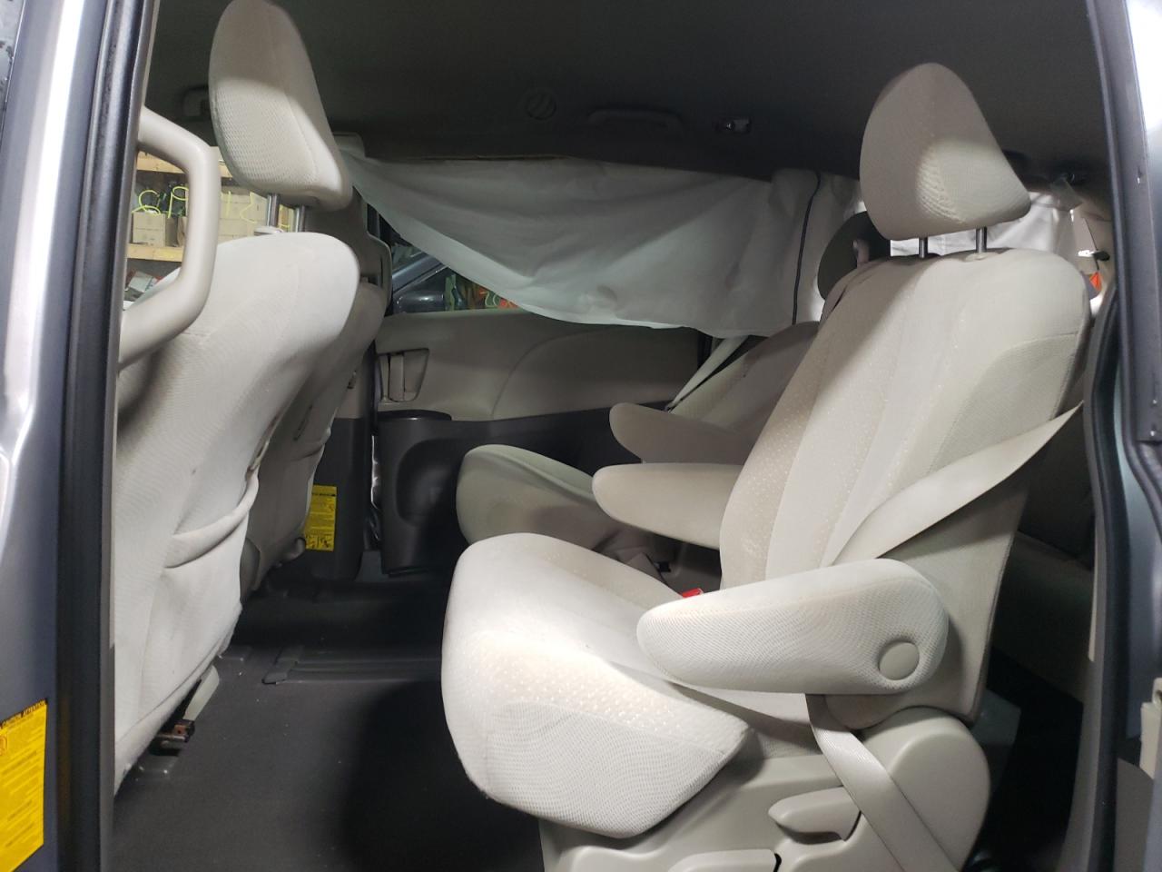 Photo 6 from auction – 2011 TOYOTA SIENNA LE with VIN 5TDKK3DC8BS002703