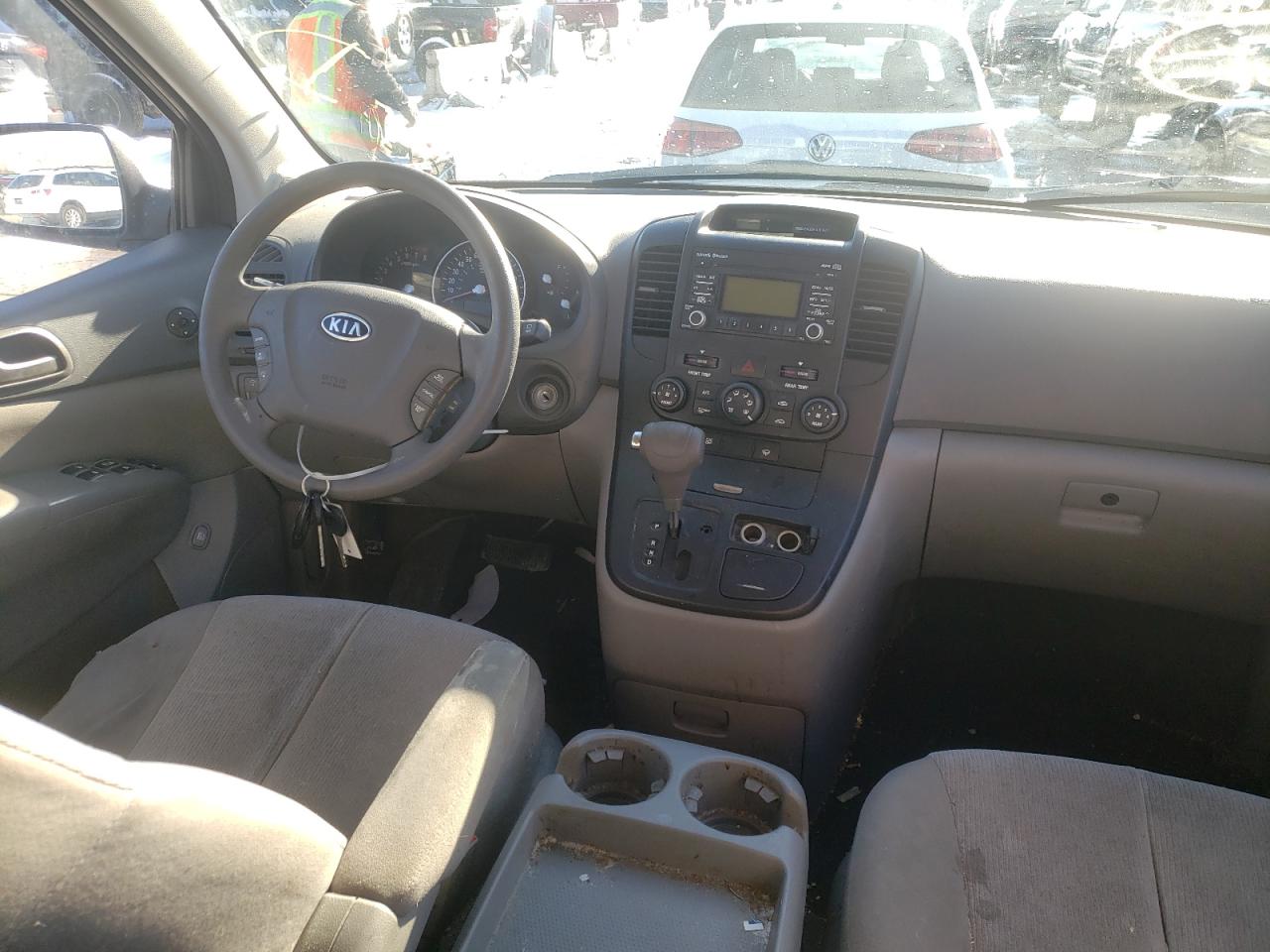 Photo 9 from auction – 2011 KIA SEDONA LX with VIN KNDMG4C70B6379157