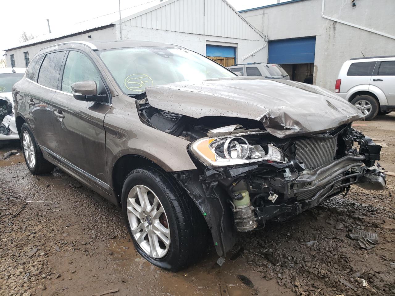 VOLVO XC60 T5 PR 2015 with VIN YV4612RK6F2633720 - Photo from auction