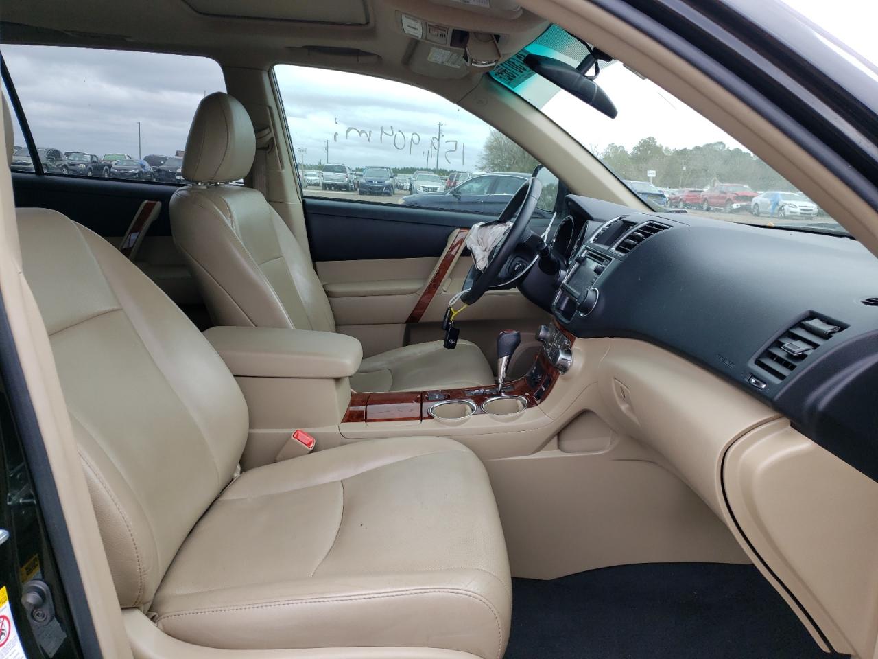 Photo 5 from auction – 2013 TOYOTA HIGHLANDER with VIN 5TDYK3EH4DS096022