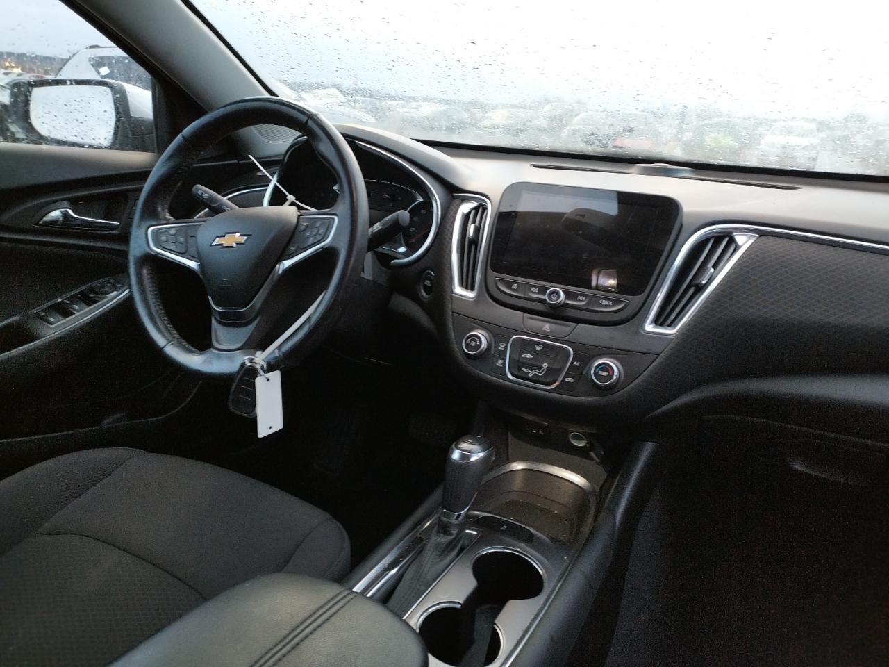 Photo 9 from auction – 2017 CHEVROLET MALIBU LT with VIN 1G1ZE5ST7HF247921