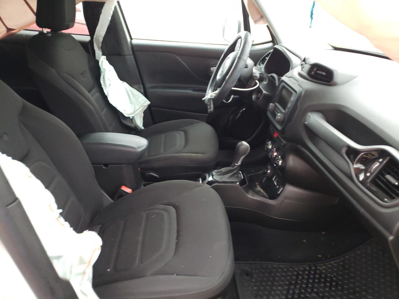 Photo 5 from auction – 2017 JEEP RENEGADE L with VIN ZACCJBBB3HPG03454