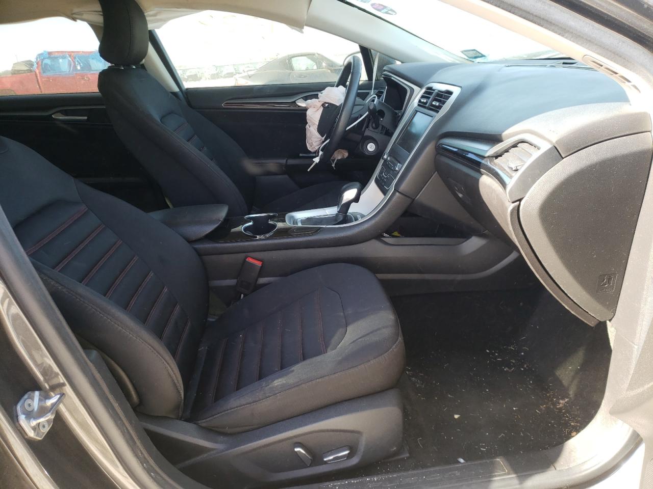 Photo 5 from auction – 2016 FORD FUSION SE with VIN 3FA6P0T99GR383453