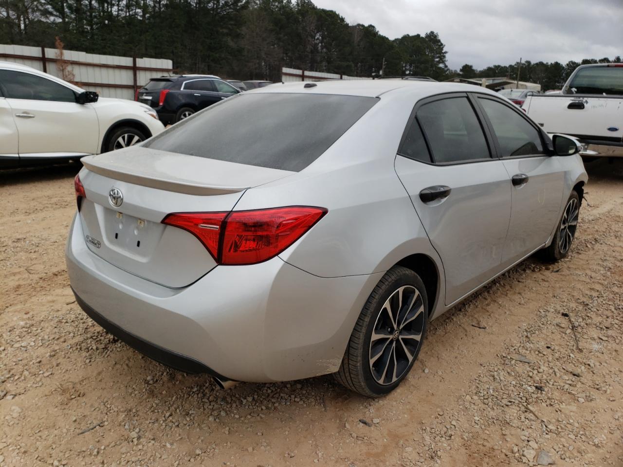 Photo 4 from auction – 2018 TOYOTA COROLLA L with VIN 5YFBURHE0JP765184