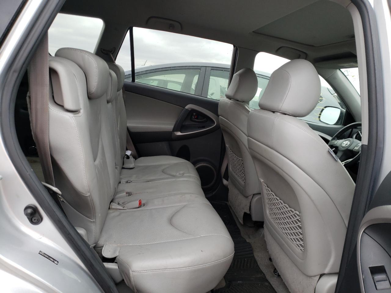 Photo 6 from auction – 2008 TOYOTA RAV4 LIMIT with VIN JTMBK31V686035987