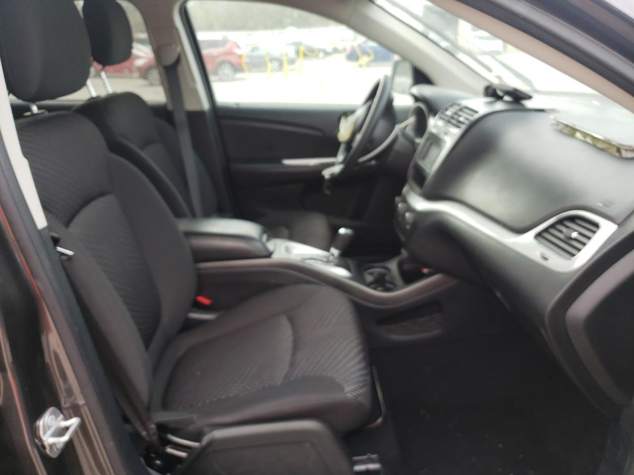 Photo 5 from auction – 2018 DODGE JOURNEY SE with VIN 3C4PDCAB1JT275465