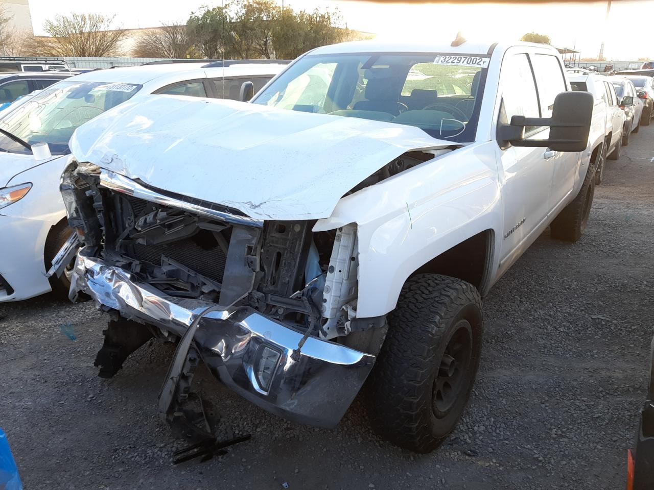 Photo 2 from auction – 2016 CHEVROLET SILVERADO with VIN 3GCPCRECXGG325225