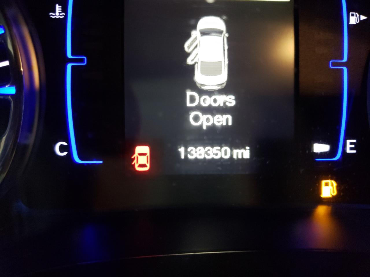 Photo 8 from auction – 2015 CHRYSLER 200 LIMITE with VIN 1C3CCCAB6FN646648
