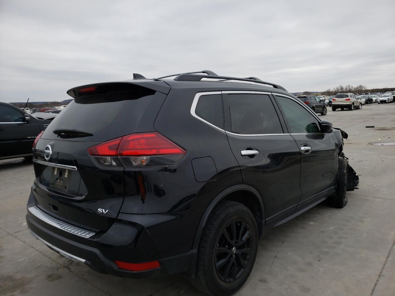 Photo 4 from auction – 2017 NISSAN ROGUE S with VIN 5N1AT2MTXHC879203