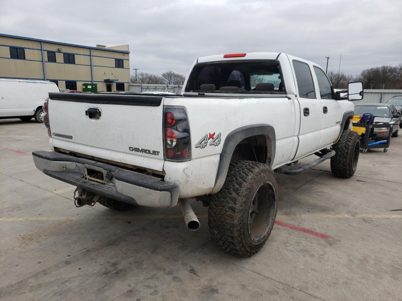 Photo 4 from auction – 2002 CHEVROLET SILVERADO with VIN 1GCHK23U62F115614