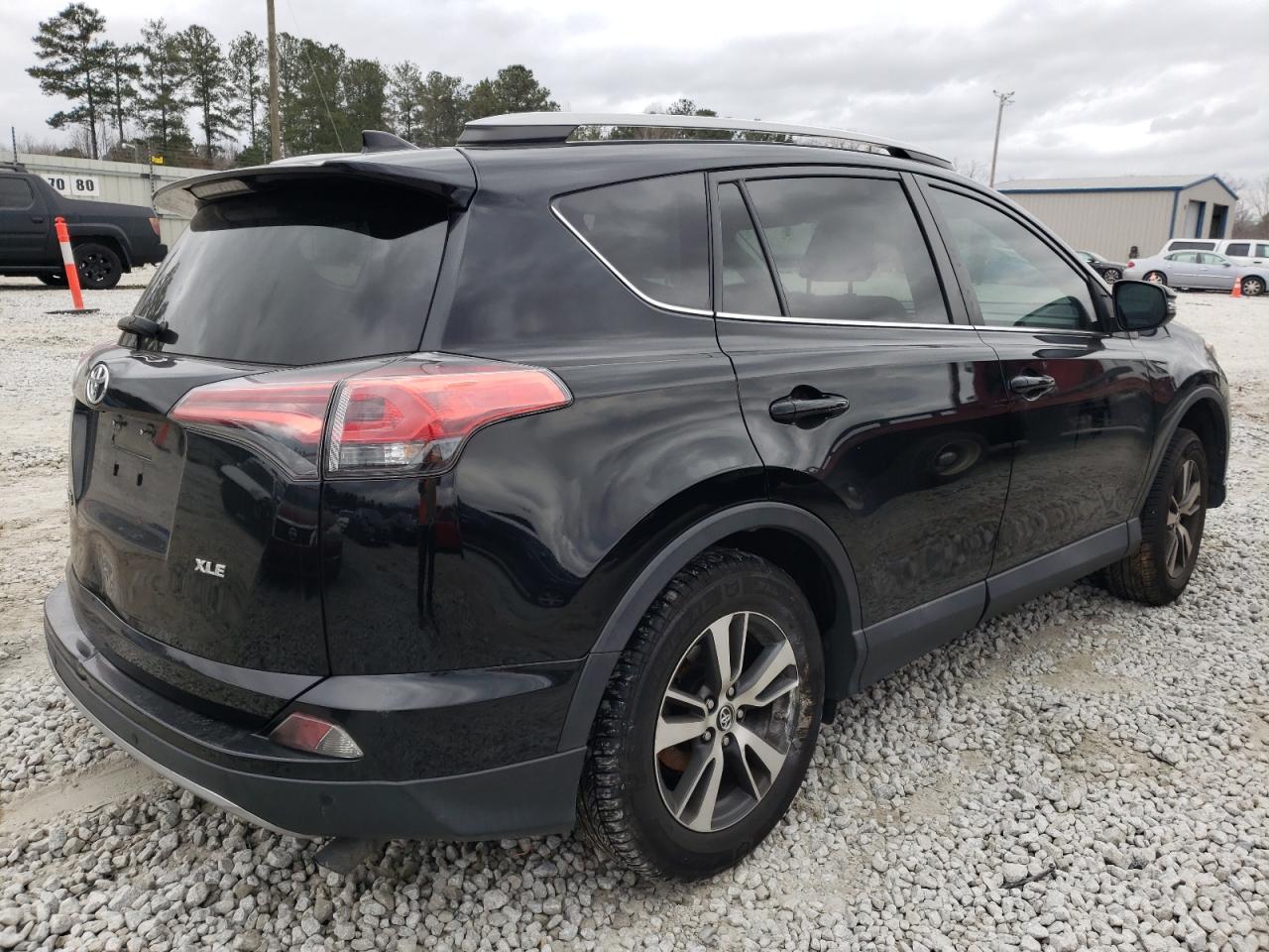 Photo 4 from auction – 2018 TOYOTA RAV4 ADVEN with VIN 2T3WFREV0JW419951