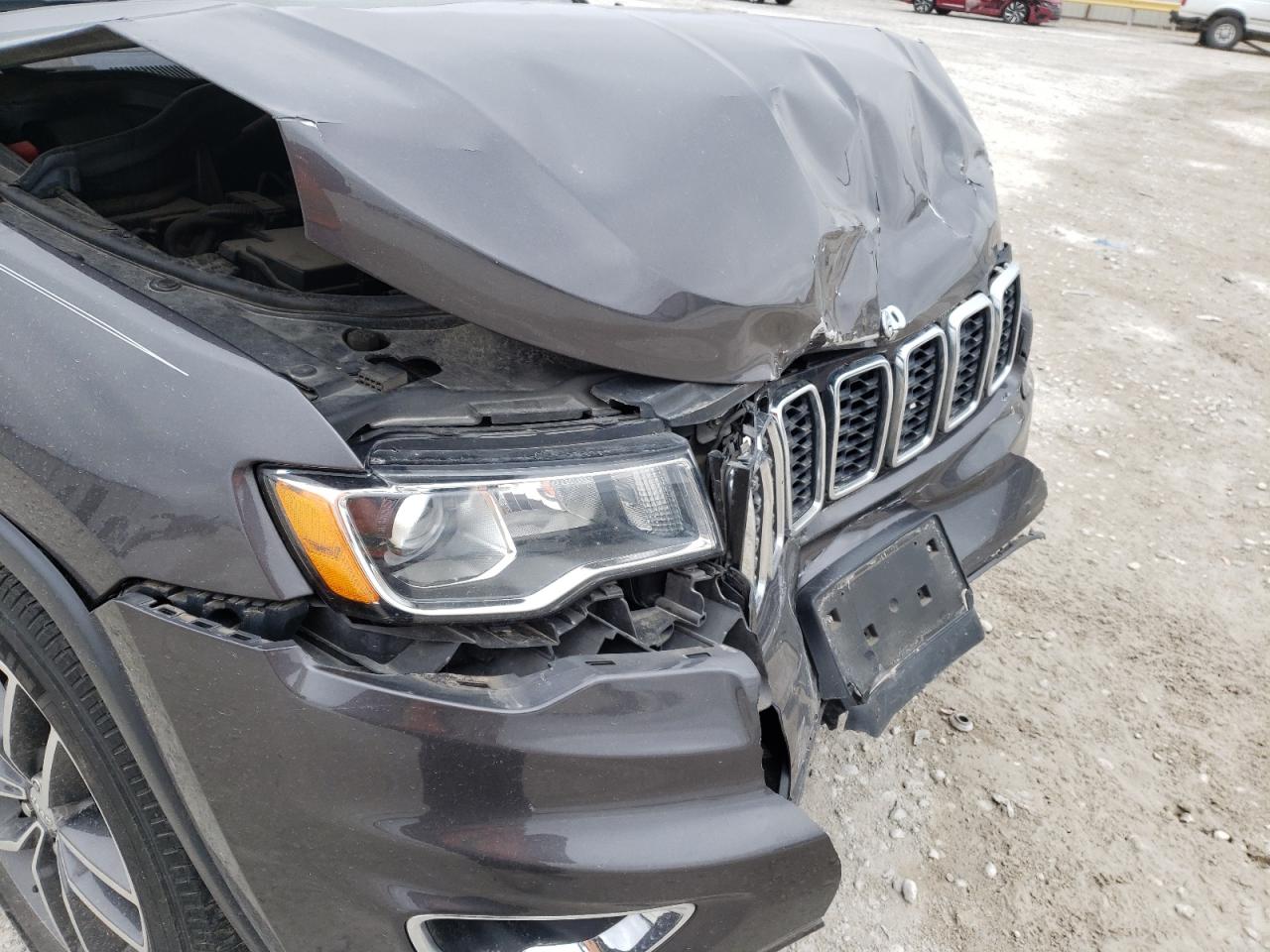 Photo 9 from auction – 2017 JEEP GRAND CHER with VIN 1C4RJEBG0HC696106
