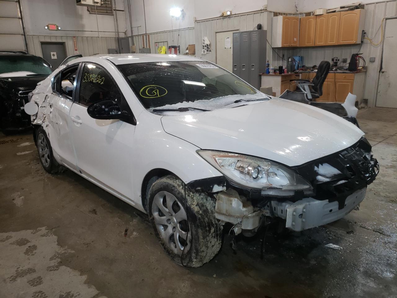 MAZDA 3 I 2012 with VIN JM1BL1UF5C1592630 - Photo from auction