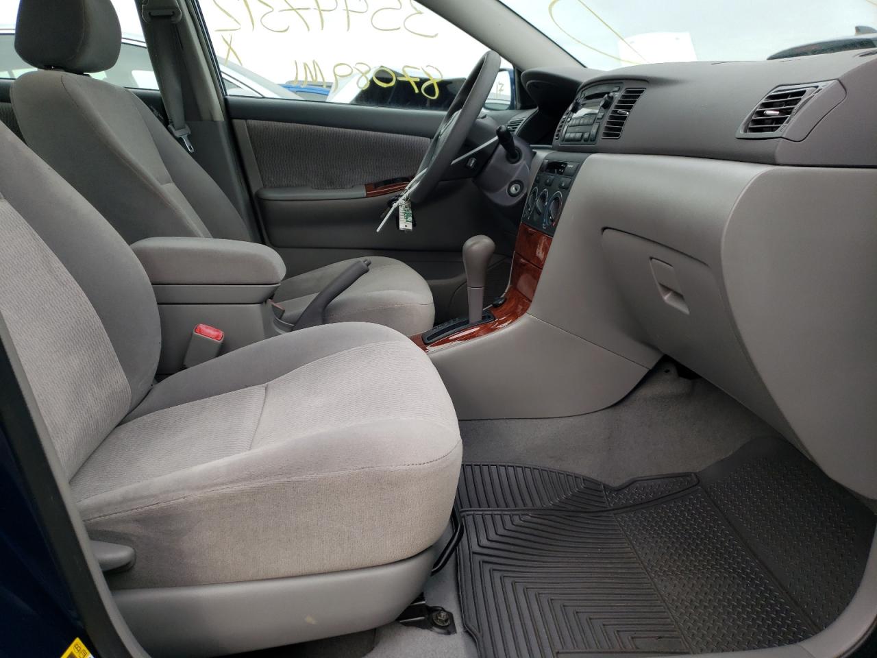 Photo 5 from auction – 2005 TOYOTA COROLLA CE with VIN 2T1BR30E05C439157