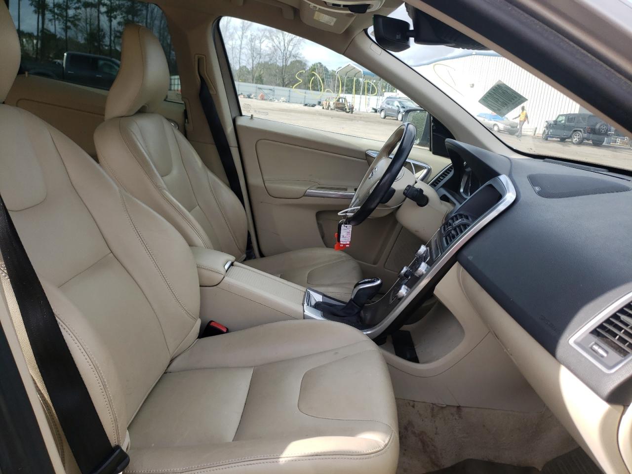 Photo 5 from auction – 2015 VOLVO XC60 T5 PL with VIN YV440MDM9F2757155