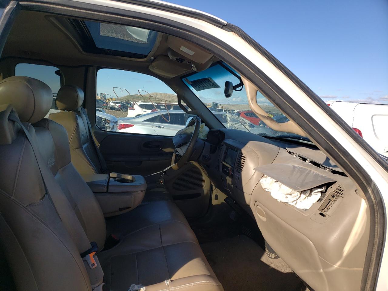 Photo 5 from auction – 2001 FORD F150 with VIN 1FTRX18L91NA70284
