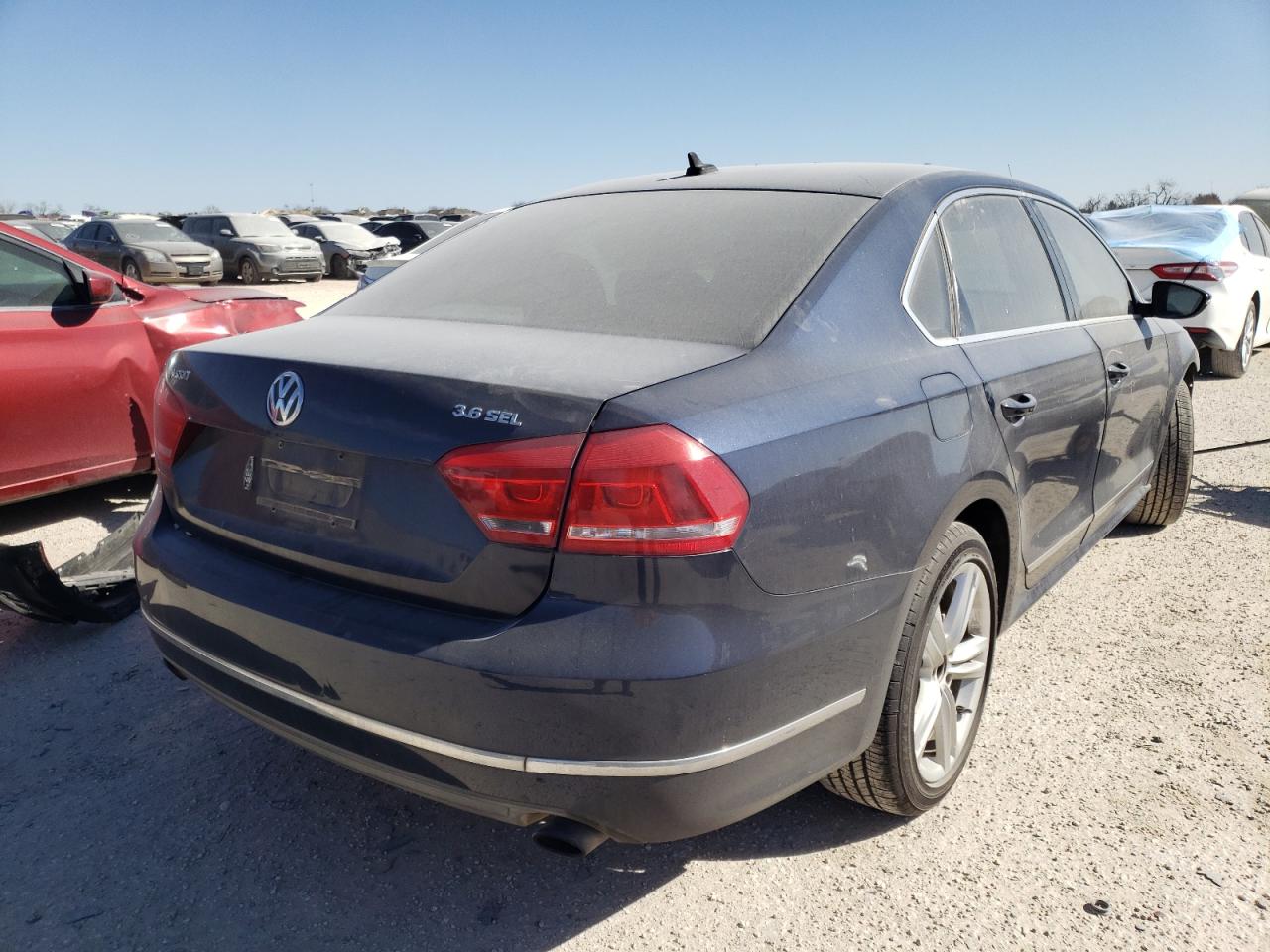 Photo 4 from auction – 2012 VOLKSWAGEN PASSAT SEL with VIN 1VWCM7A30CC045569