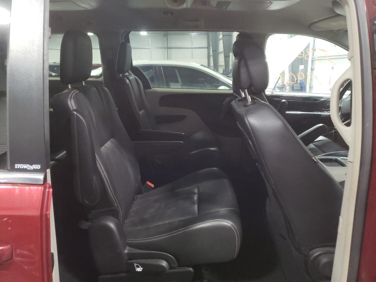 Photo 6 from auction – 2013 CHRYSLER TOWN & COU with VIN 2C4RC1BG1DR512375
