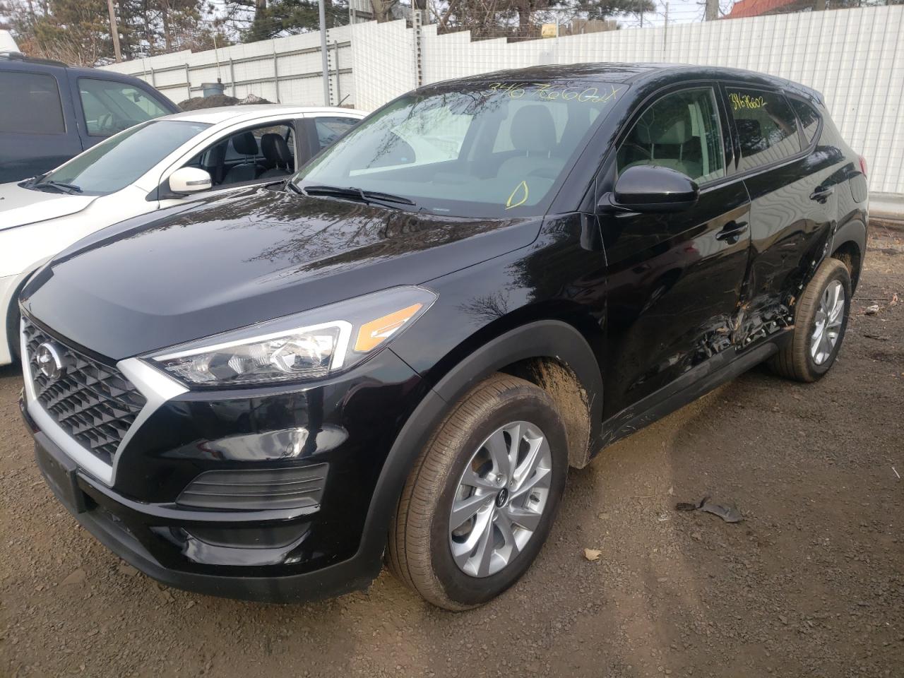 Photo 2 from auction – 2019 HYUNDAI TUCSON SE with VIN KM8J2CA44KU978882