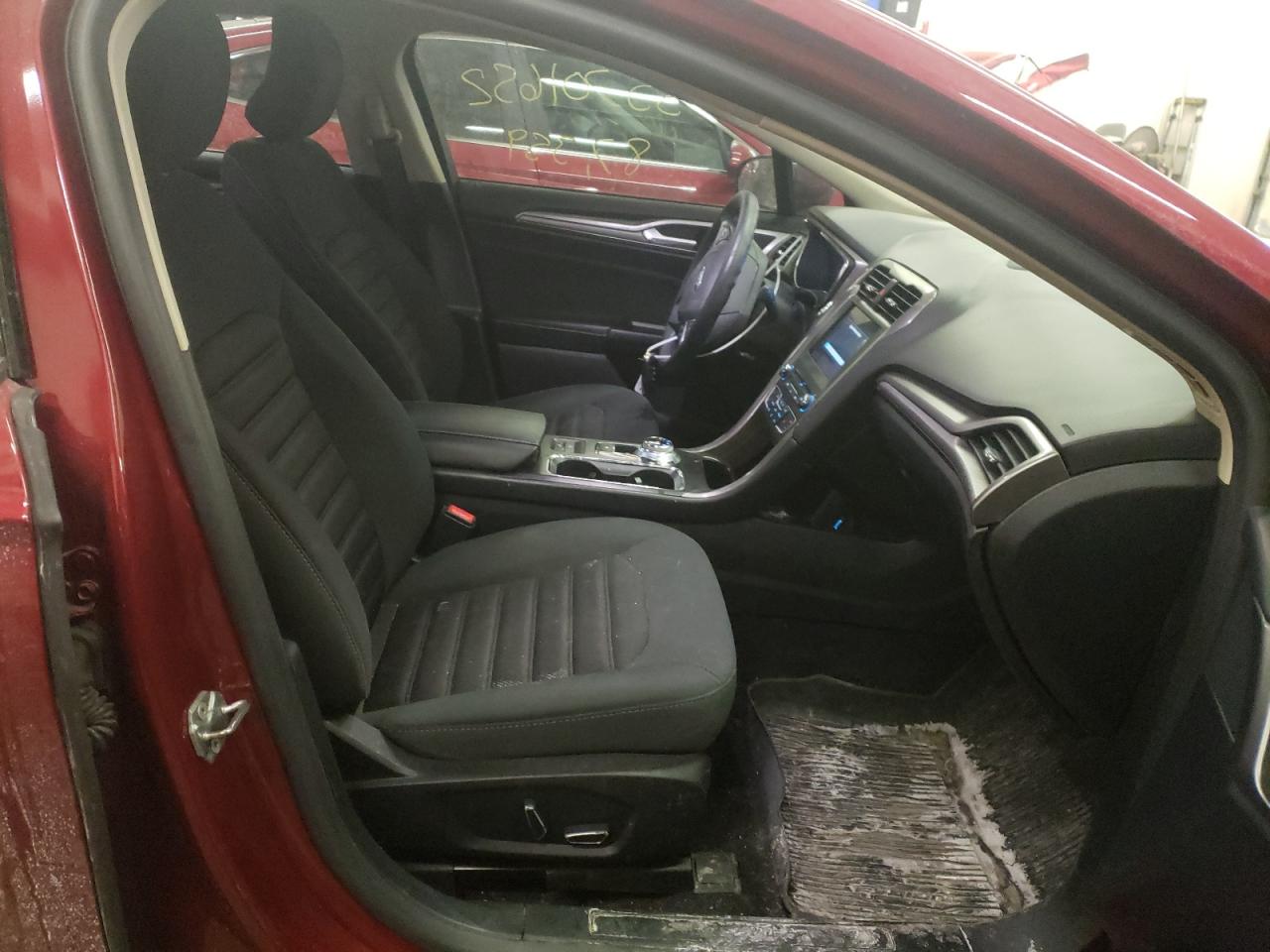 Photo 5 from auction – 2017 FORD FUSION SE with VIN 3FA6P0LU3HR312707