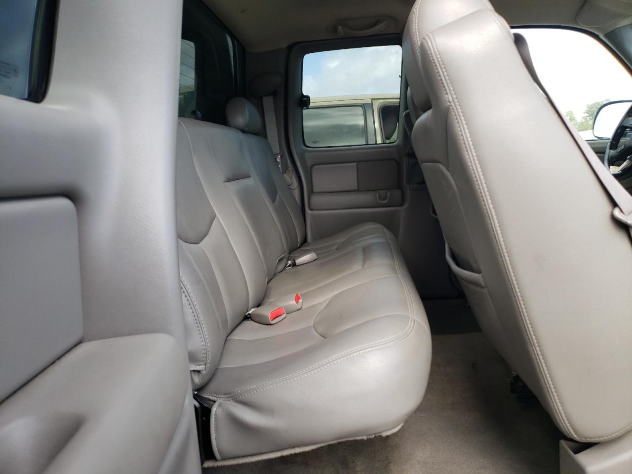 Photo 6 from auction – 2004 CHEVROLET SILVERADO with VIN 2GCEC19T441384620