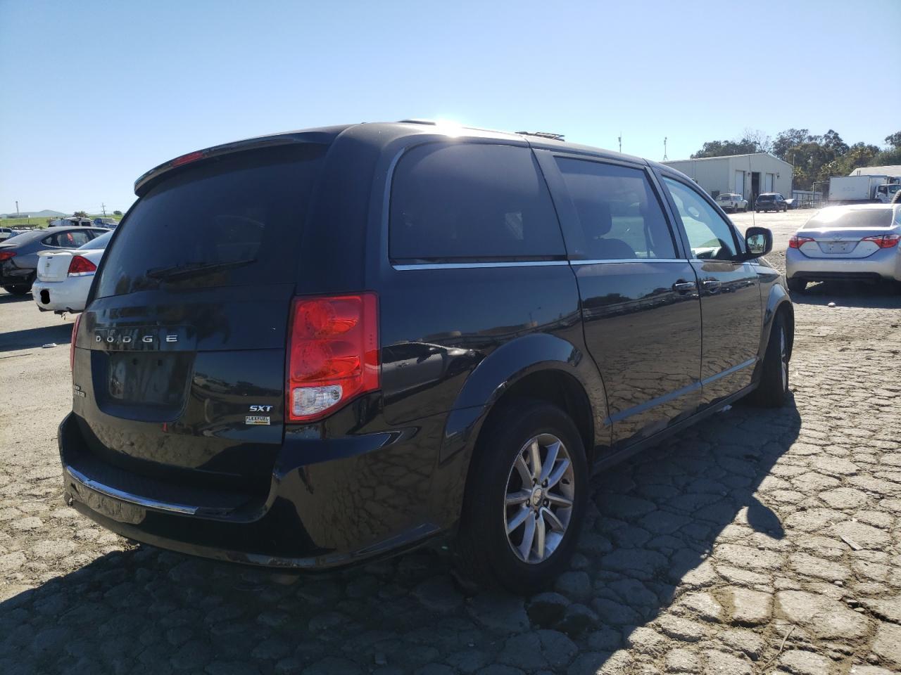 Photo 4 from auction – 2018 DODGE GRAND CARA with VIN 2C4RDGCG0JR238760
