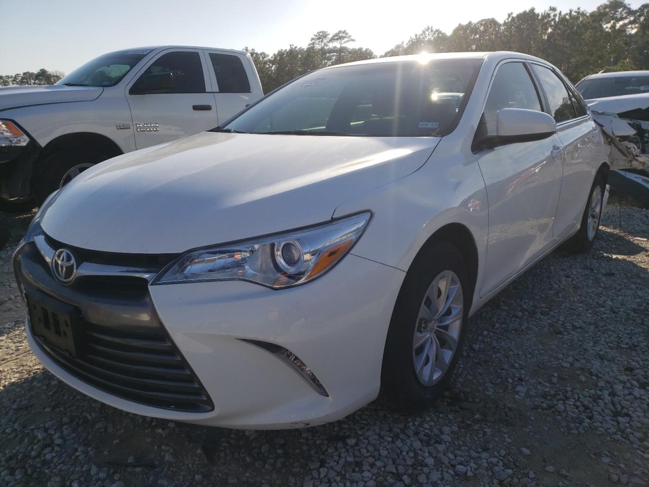 Photo 2 from auction – 2016 TOYOTA CAMRY LE with VIN 4T4BF1FK8GR523289