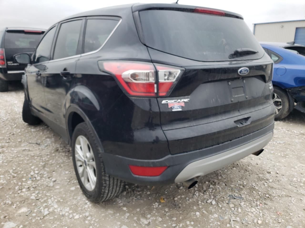 Photo 3 from auction – 2017 FORD ESCAPE SE with VIN 1FMCU9GD7HUB34082
