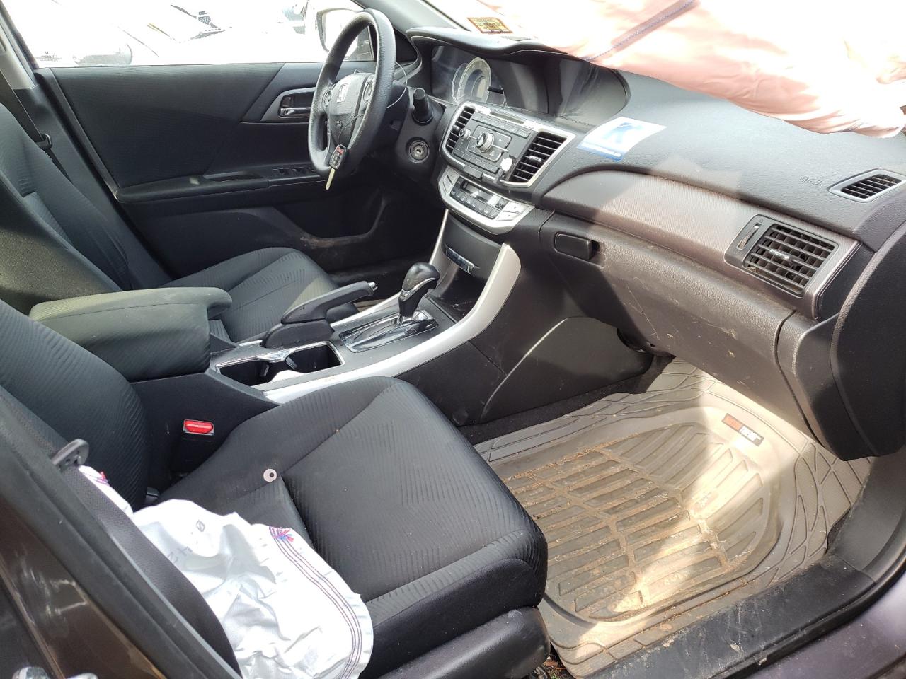 Photo 5 from auction – 2014 HONDA ACCORD LX with VIN 1HGCR2F39EA201334