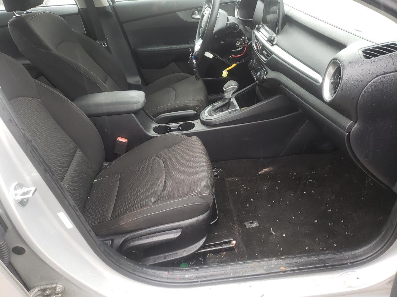 Photo 5 from auction – 2019 KIA FORTE FE with VIN 3KPF24AD1KE077578