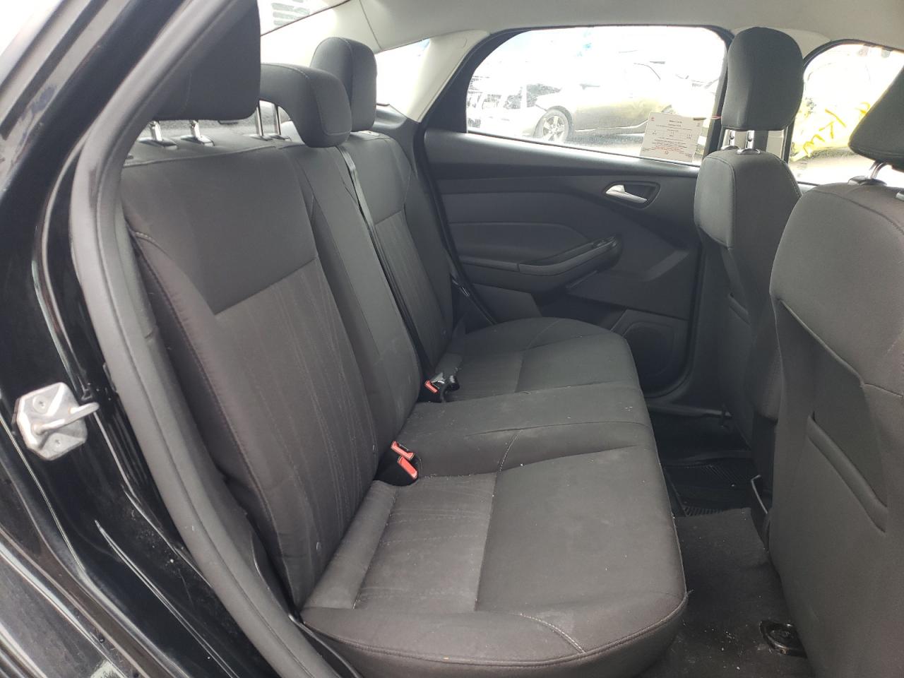 Photo 6 from auction – 2016 FORD FOCUS SE with VIN 1FADP3F22GL226272