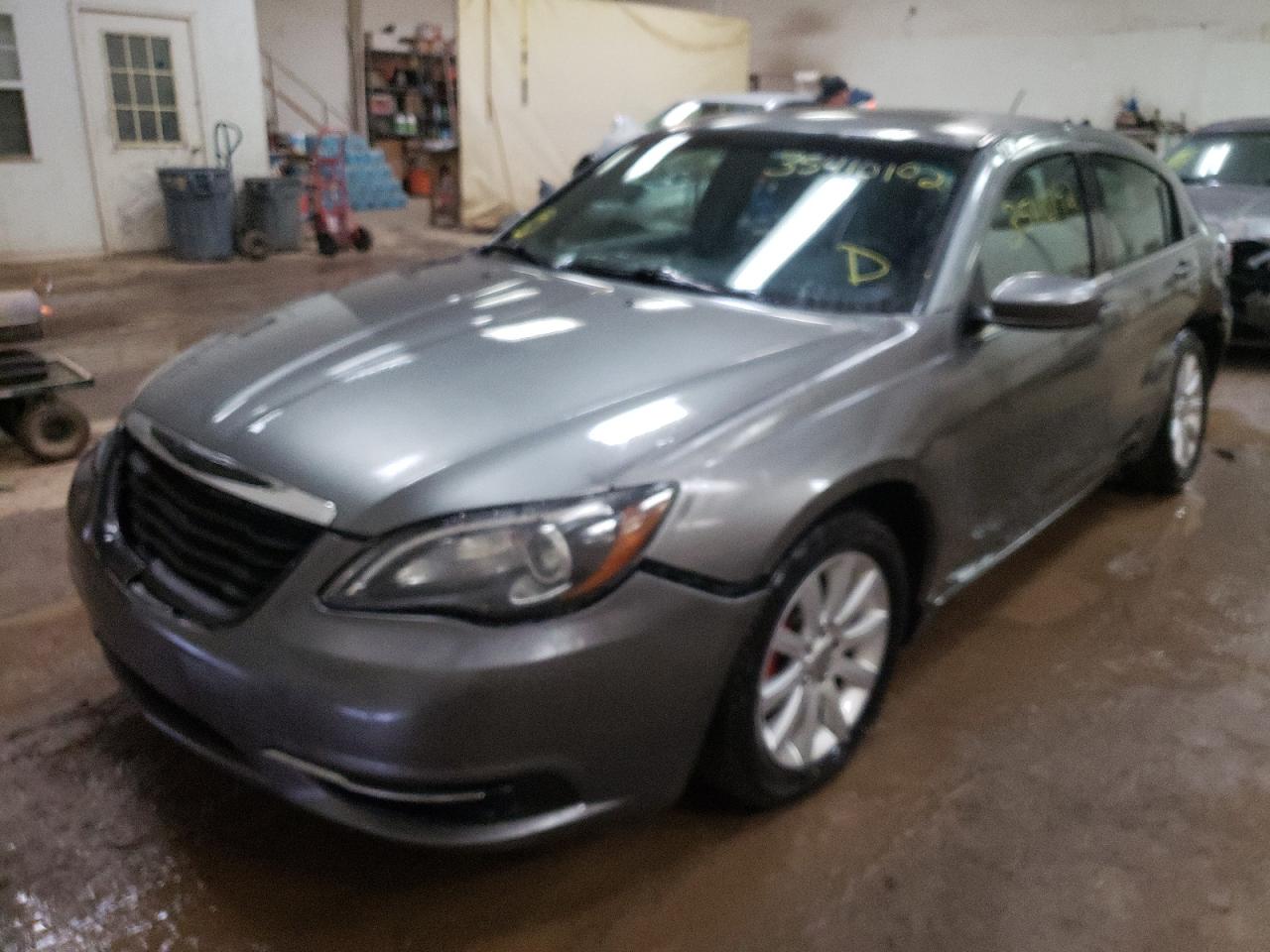 Photo 2 from auction – 2013 CHRYSLER 200 TOURIN with VIN 1C3CCBBB8DN557850
