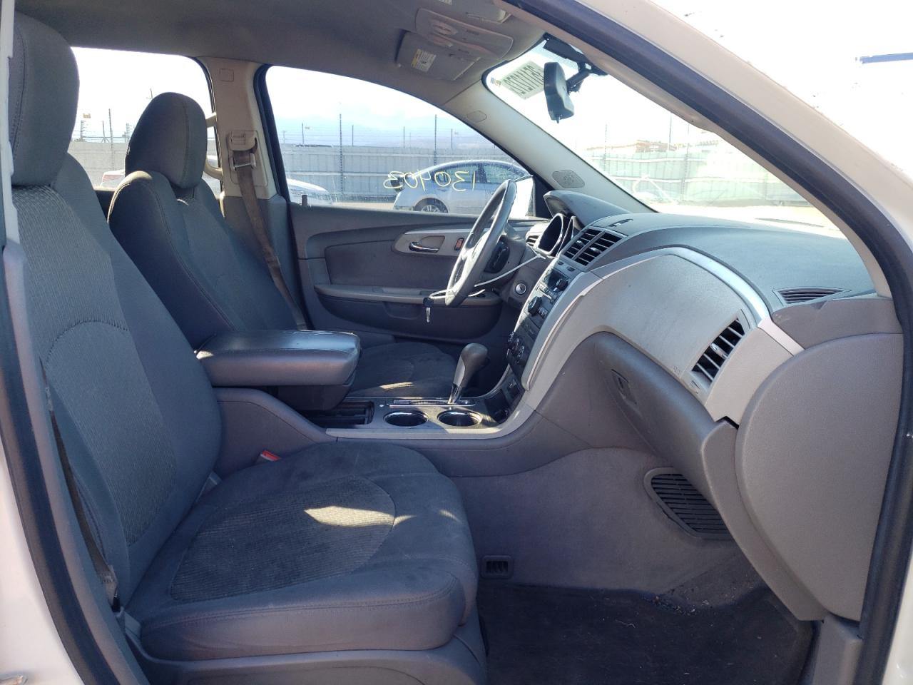 Photo 5 from auction – 2012 CHEVROLET TRAVERSE L with VIN 1GNKRFED4CJ378986