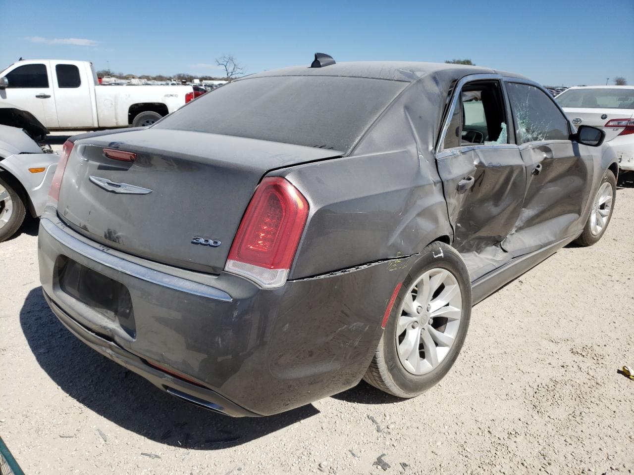 Photo 4 from auction – 2016 CHRYSLER 300 LIMITE with VIN 2C3CCAAG0GH268448