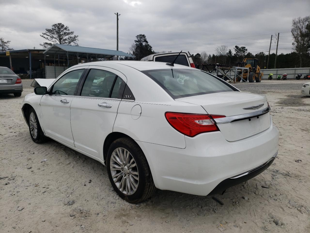 Photo 3 from auction – 2013 CHRYSLER 200 LIMITE with VIN 1C3CCBCG5DN503710