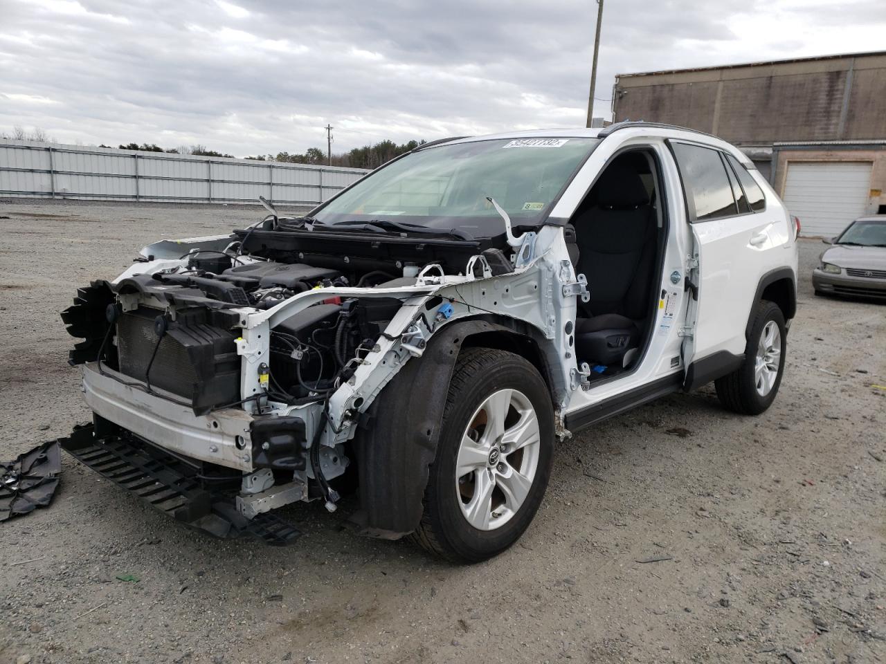 Photo 2 from auction – 2019 TOYOTA RAV4 XLE with VIN JTMP1RFV9KD035165