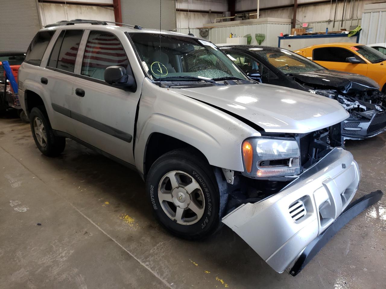 CHEVROLET TRAILBLAZE 2005 with VIN 1GNDT13S752128993 - Photo from auction