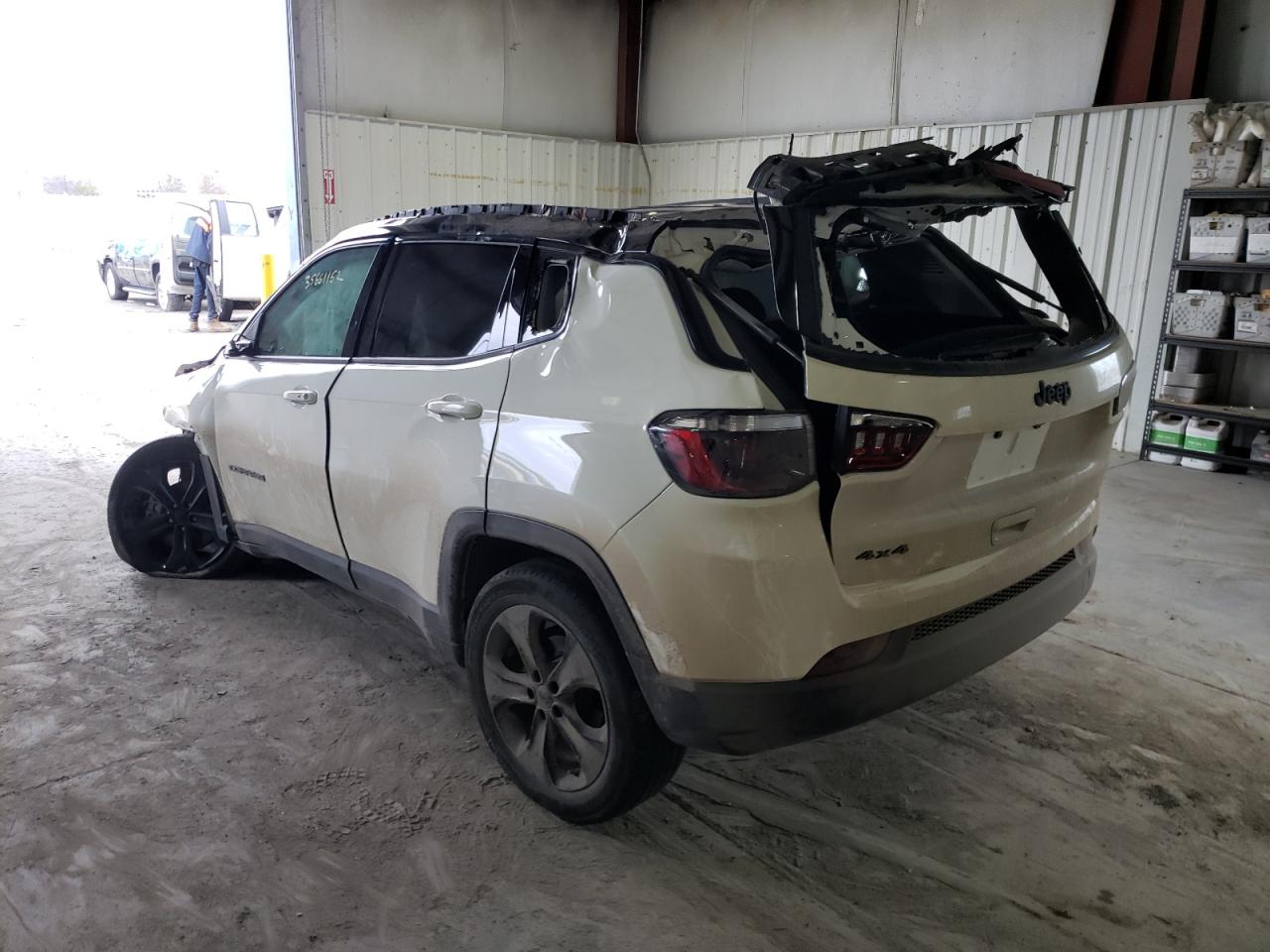 Photo 3 from auction – 2021 JEEP COMPASS LA with VIN 3C4NJDBB2MT510500