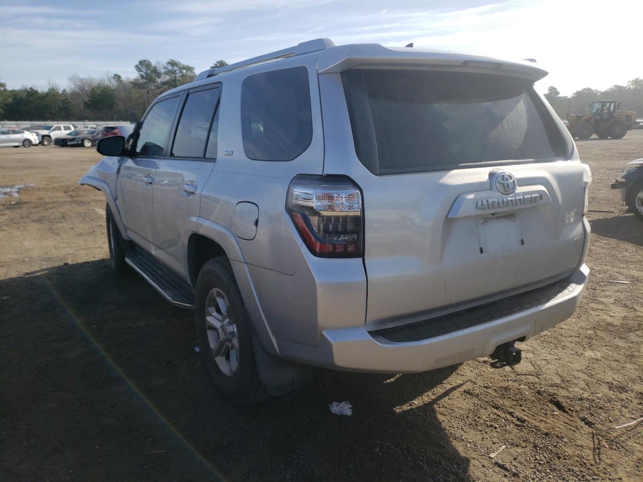 Photo 3 from auction – 2015 TOYOTA 4RUNNER SR with VIN JTEZU5JR1F5109502