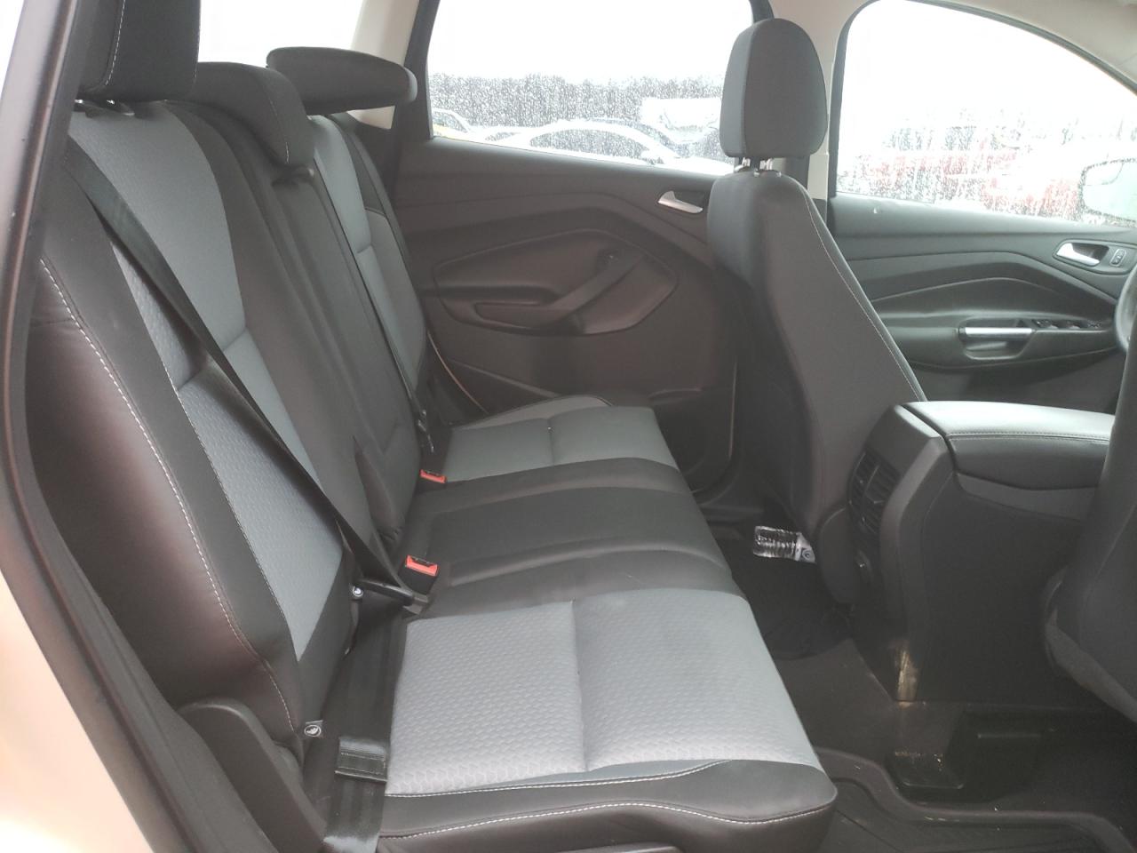 Photo 6 from auction – 2017 FORD ESCAPE SE with VIN 1FMCU0GD2HUE92587