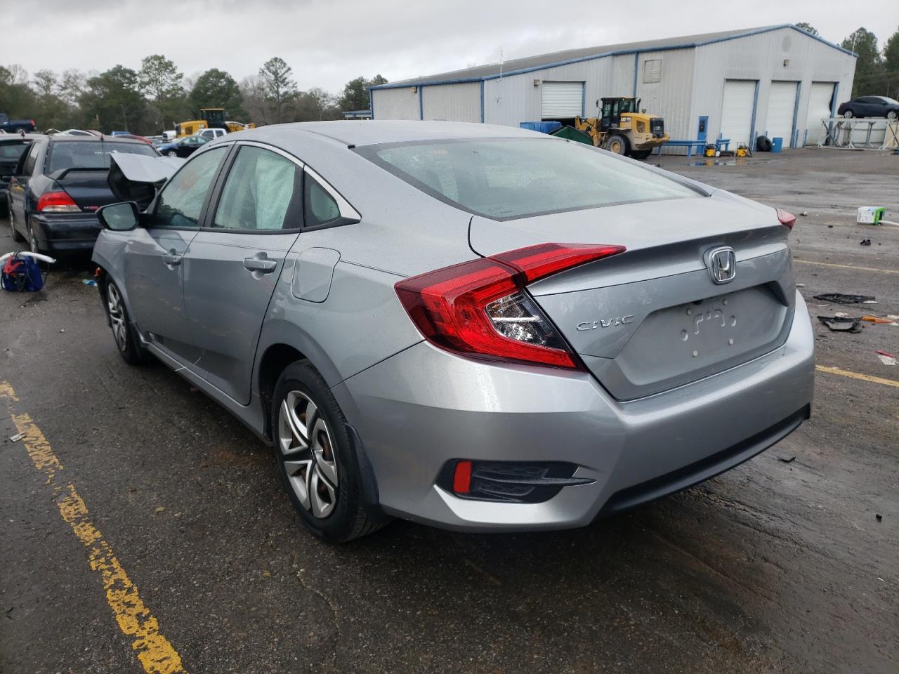 Photo 3 from auction – 2018 HONDA CIVIC LX with VIN 19XFC2F58JE021400