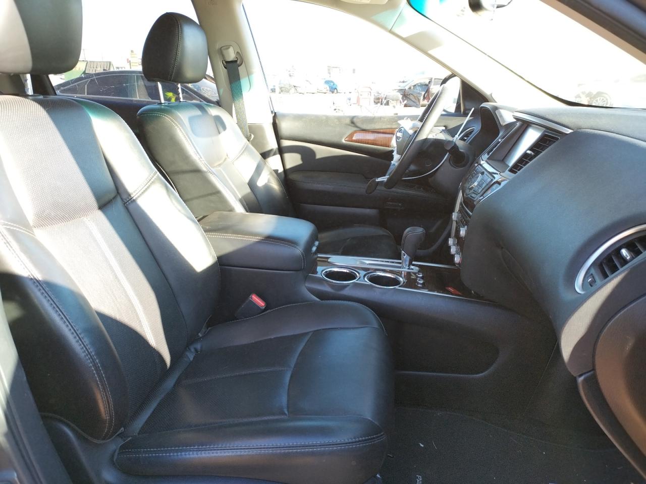 Photo 5 from auction – 2016 NISSAN PATHFINDER with VIN 5N1AR2MN6GC657398