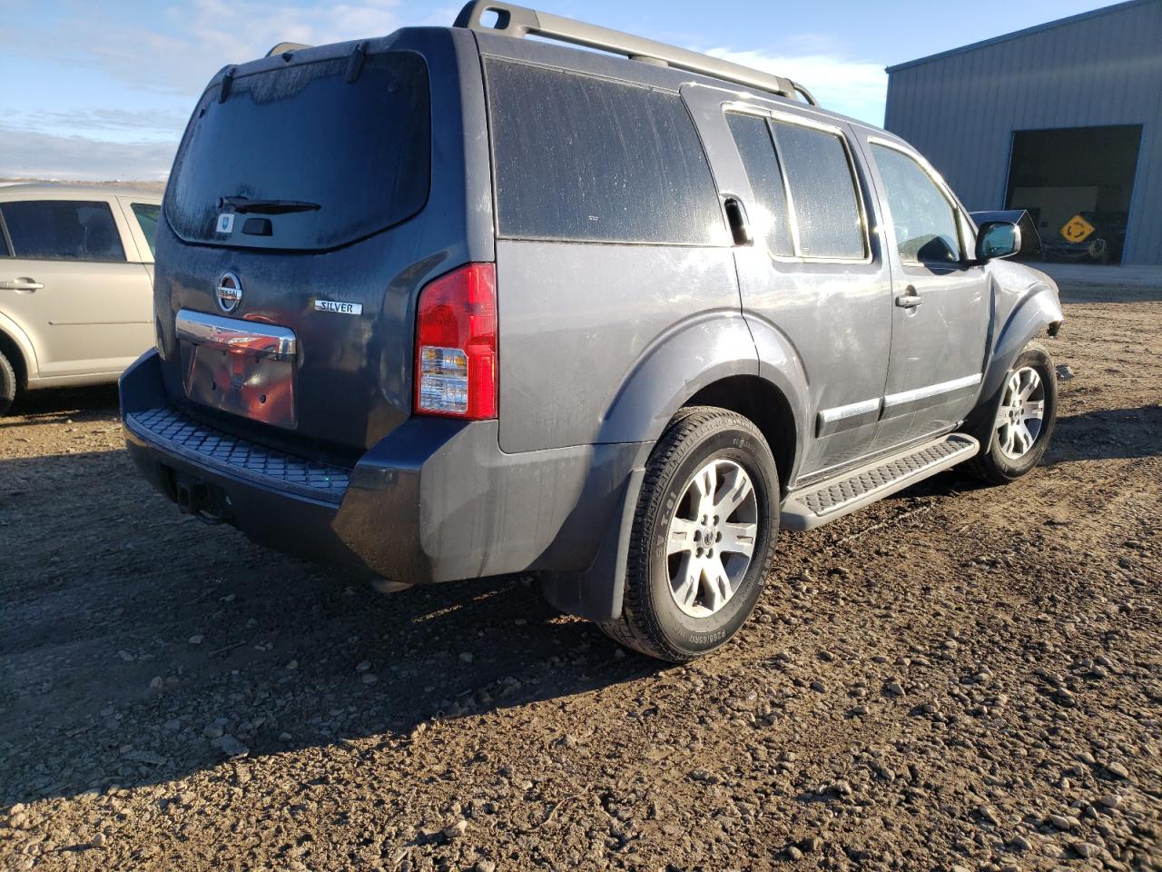 Photo 4 from auction – 2011 NISSAN PATHFINDER with VIN 5N1AR1NN6BC630011